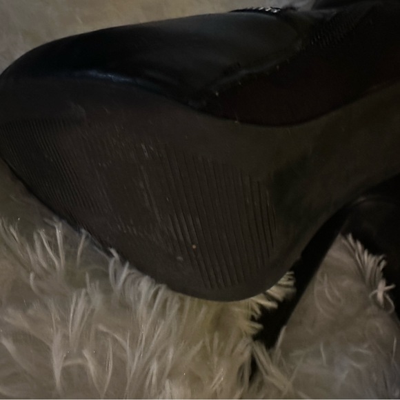 Tis the sassy season! Hidden platform boot - mixed media sz 8 - Picture 7 of 12